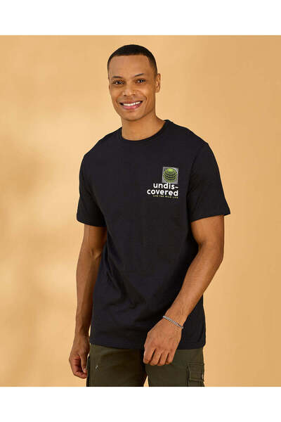 REDTAG تيشيرت رجالي أسود برسومات أساسية