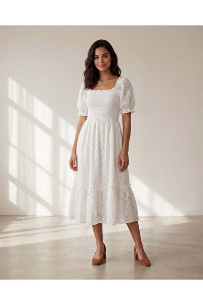 REDTAG فستان نسائي أبيض بأكمام قصيرة من قماش شيفلي الأبيض