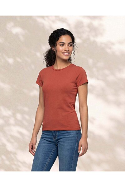 REDTAG تيشيرت نسائي بأكمام قصيرة ورقبة دائرية بلون الصدأ