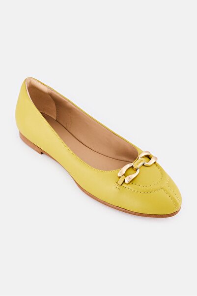 CLARKS Women Standard Grace Trim Slip On Casual Shoes, Mustard