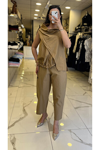 Vosse Bize Camel Dik Yaka Yırtmaç Detaylı Büzgülü Takım