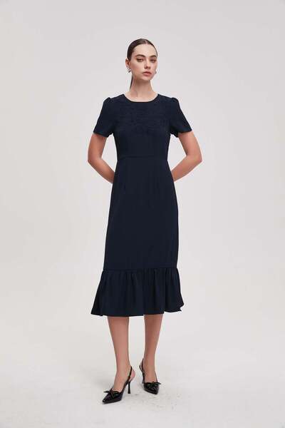 Nichii Plain short-sleeve midi dress