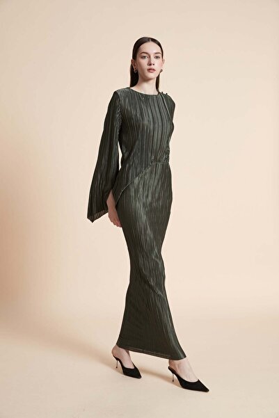 Yola فستان ماكسي منقوش بأكمام طويلة وخصر عالٍ