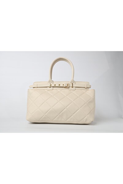 Generac A classic beige bag with a touch of luxury