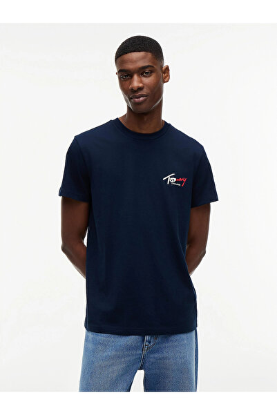 Tommy Hilfiger TJM Dar Kesim Göğüs İmzalı Kısa Kollu Erkek Mavi T-shirt DM0DM...