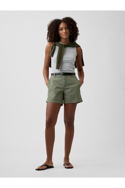 GAP Kadın Haki 5" Mid Rise Downtown Khaki Şortlar