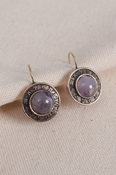 Süspüs Accessories Authentic Earrings with Amethyst Stone and Zodiac Figure