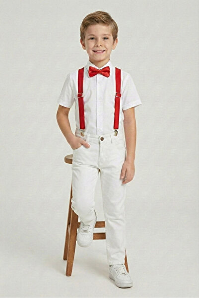 NOBLE STORE Αγόρι με λευκό κοντομάνικο πουκάμισο, μαύρο παντελόνι και μαύρο π...