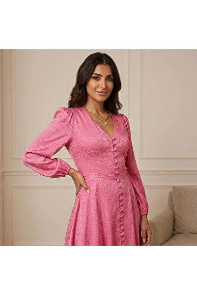 MQ Serene's short dress – modern elegance with a classic touch from Style