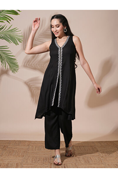 Globus By Styli Women Black Embroidered Front Slits A-Line Kurta with Pant Set