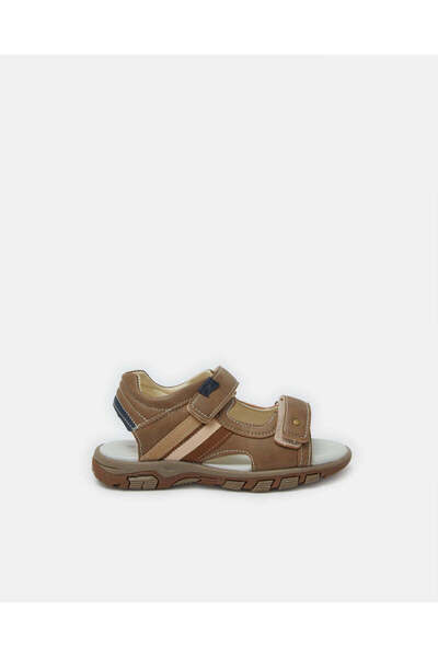 REDTAG صندل بني مرقع للأولاد