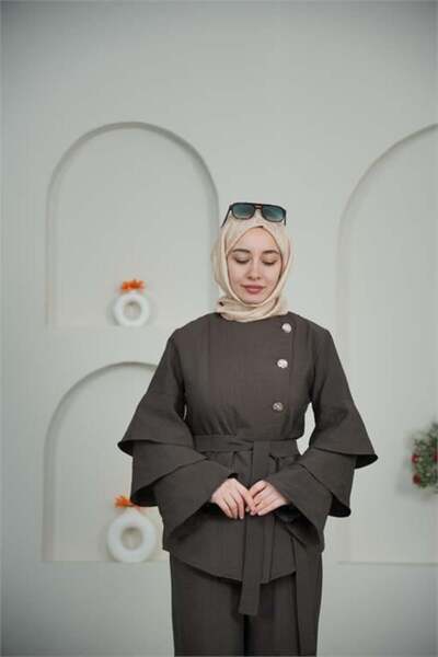 Dipmoda Women's Brown Layered Sleeve Gold Button Detailed Hijab Set Dpvq3139