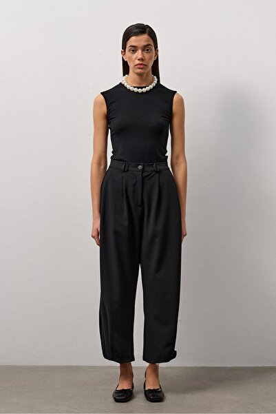 Molene Black Pleated Detailed Relaxed Fit Double-Legged Trousers