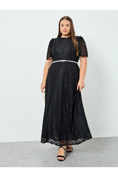 Styli Plus Size Black Embellished Lace Maxi Dress