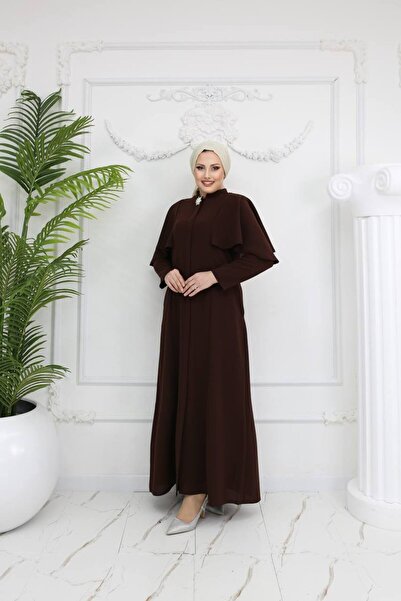 Aryen Cape Detailed Brooched Ferace