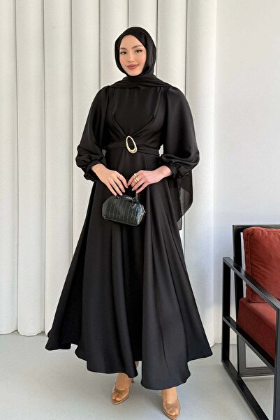 Modaensarbutik Çapraz Tokalı Saten Tesettür Elbise-SİYAH