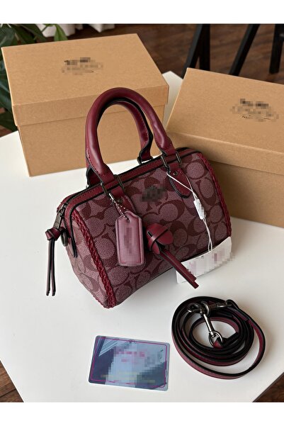 Generic Handbag and shoulder bag, high quality material, with accessories