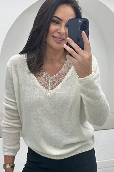 Act Pepicino Kids&Boutique Beyaz Yakası Dantelli Kazak 261023