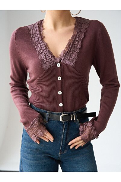 Betül Nayir Women's v-neck Lace detailed long sleeve knitted cardigan - burgundy