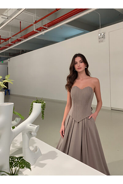 ABHARNI pleated corset set with a peplum waist