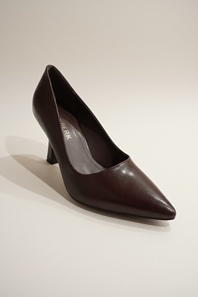 Modayak Pantofi cu toc înalt și vârf ascuțit, din piele maro, subțire și rezi...
