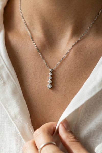 Elika Silver Kadın Pırlanta Modeli Pırıltılı Kolye