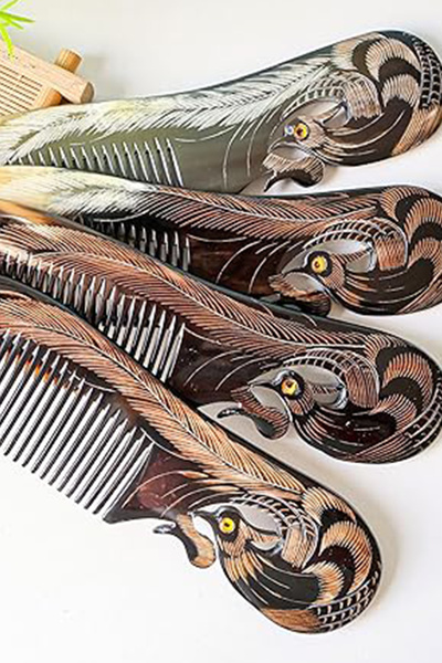 CİYU TİCARET Doğal Kemik Tarak Manda Boynuzu Tavus Kuşu Tasarımlı Tarak Çanta...