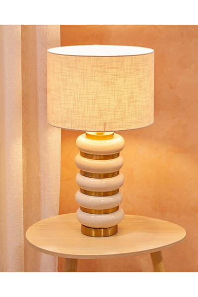 REDTAG مصباح طاولة سيراميك أبيض وذهبي 52 سم
