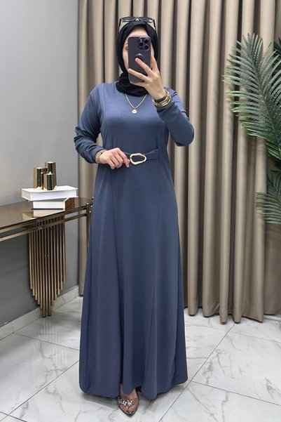 mercan moda فستان CEVHER باللون الأزرق الداكن مع تفاصيل إكسسوارات من قماش OYSHO