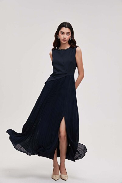 mica Sleeveless plain maxi dress with front slit
