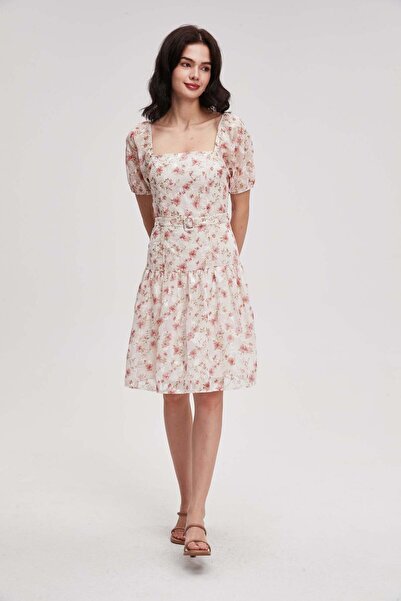 menta Short-sleeve square-neck patterned short dress