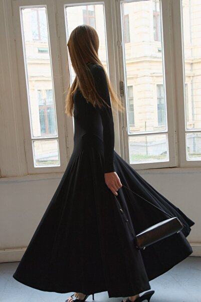 Suud Collection Siyah Rey Dökümlü Kloş Elbise