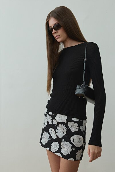 Suud Collection Crna mini suknja Rozze Nizak struk