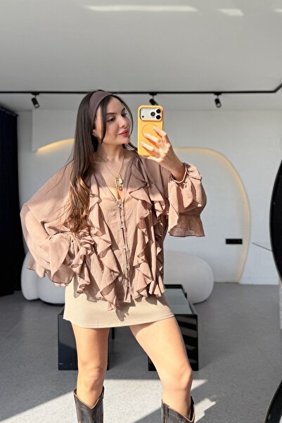 Gizem Ecemiş Farley Vizon Fırfırlı Yarı Transparan Gömlek