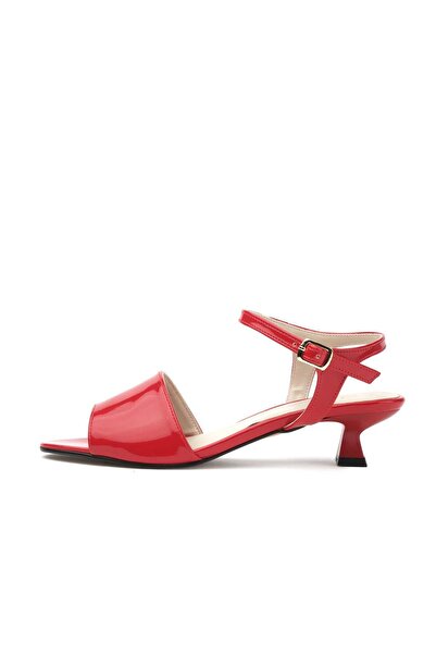Mio Gusto بولار أحمر اللون حذاء نسائي بكعب قصير صندل