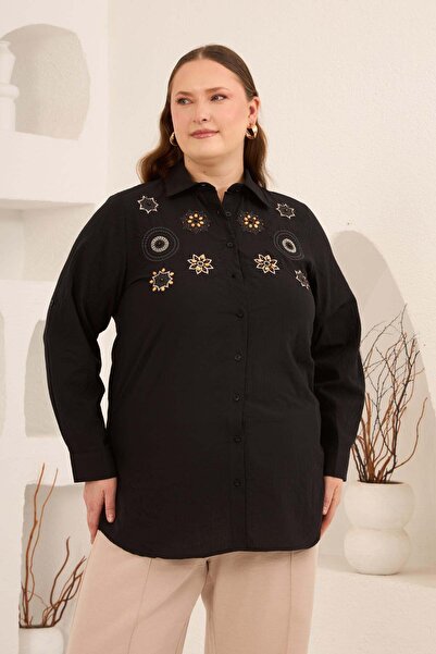 RMG Košulja veće veličine sa vezom i detaljima u crnoj boji