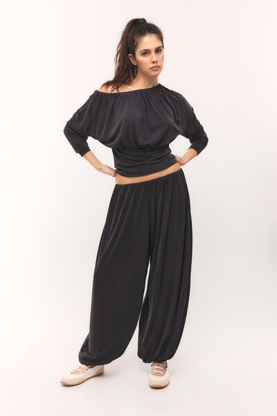 Stradivarius Yumuşak dökümlü balon pantolon