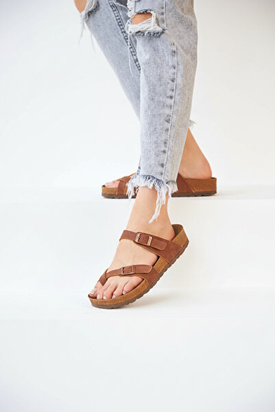 SOFT Women's Cross-Strapped Flip-Flops Comfortable Daily Wear Slipper