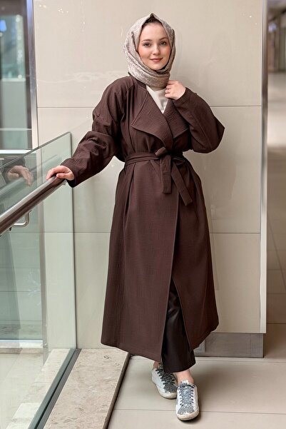 Ghisa Geniş Yaka Önü Açık Beli Kuşaklı Kap