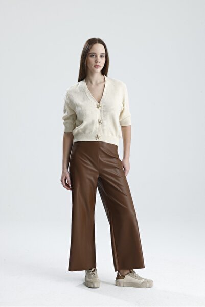 Madame QAN's Short Sleeve Gold Buttoned V-Neck Knitwear Cardigan