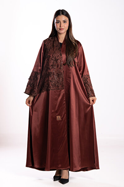 Hasnaa Abaya Ahed's abaya in dark burgundy