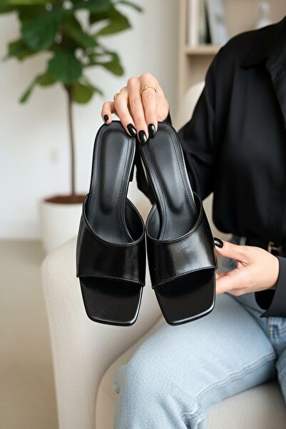 DİVOLYA Tigra Black Wrinkled Patent Leather (4 cm Heel Length) Square Toe Hee...