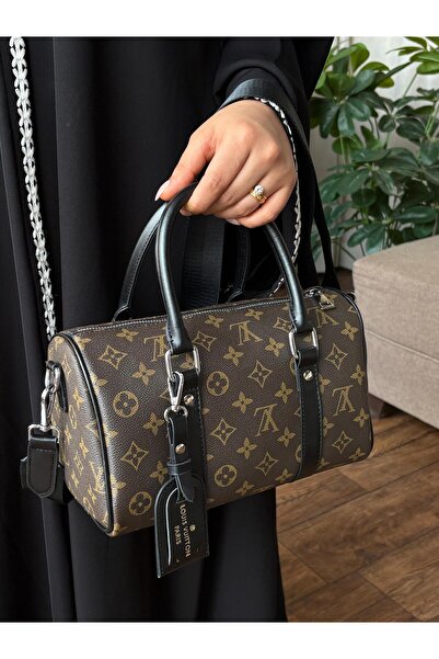 GGGG Bags with their accessories