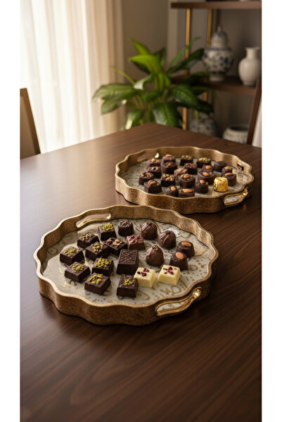 Generic Versatile serving tray set with a unique design