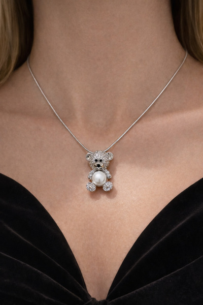 Zirkon Taşlı İnci Detaylı Ayıcık Kolye – 316L Çelik Sevimli Teddy Bear Kolye