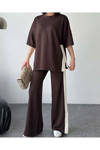 Tarzımızbir cu secțiuni tricouri cu fantă și cu detaliu la buzunar . modal țe...