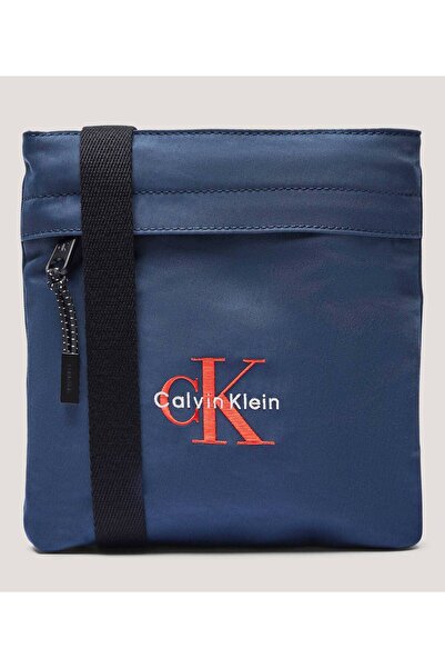 Calvin Klein بولد فلاتباك للرجال حقيبة