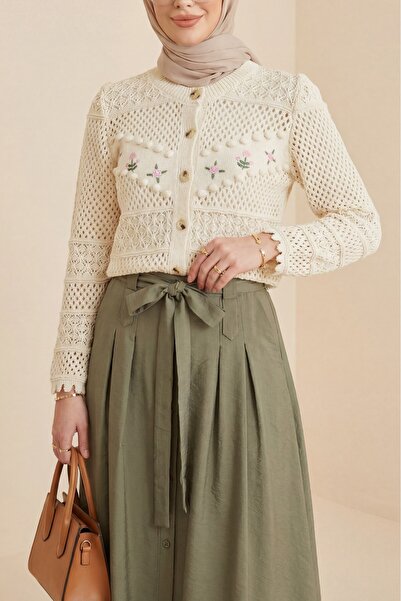 HİJABAYA Πλεκτή ζακέτα με κουμπιά και Με κέντημα πομπόν στο μπροστινό μέρος