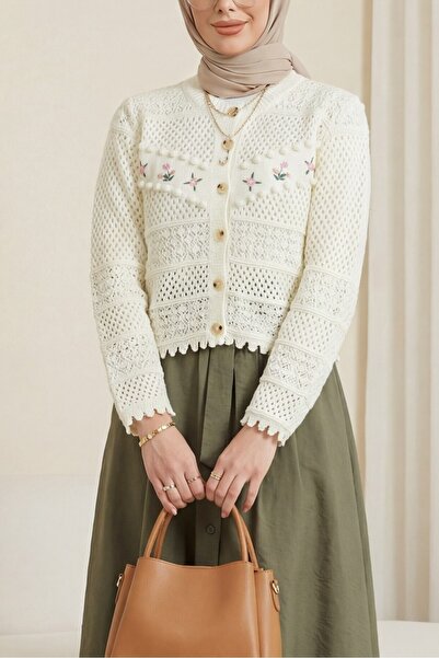 HİJABAYA Πλεκτή ζακέτα με κουμπιά και Με κέντημα πομπόν στο μπροστινό μέρος