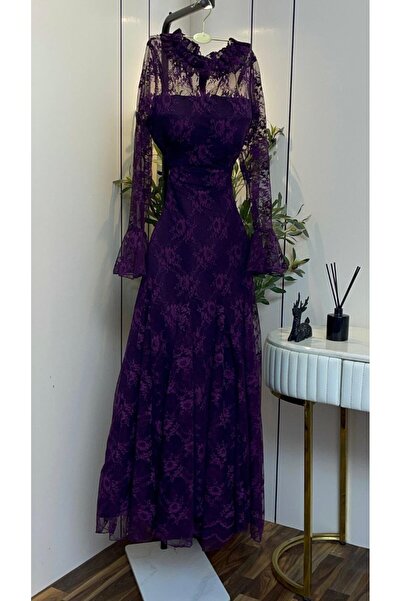 Special-DIARA Classic Lace dress in a royal purple color